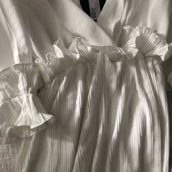 White Peplum pleated low dip dress S - Picture 3 of 4